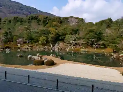 天龍寺の{uncategorized: "未分類", other: "その他", undefined: "問題あり", building: "その他建物", grave: "お墓", sacred_gate: "鳥居", guardian: "狛犬", statue: "像", buddha: "仏像", history: "歴史", nature: "自然", garden: "庭園", animal: "動物", pagoda: "塔", temizu: "手水舎", mountain_gate: "山門・神門", sanctuary: "本殿・本堂", subordinate: "末社・摂社", art: "芸術", scenery: "景色", jizo: "地蔵", ema: "絵馬", goshuin: "御朱印", omikuji: "おみくじ", items: "授与品その他", amulet: "お守り", goshuincho: "御朱印帳", eats: "食事", festival: "お祭り", votive_dance: "神楽", shichigosan: "七五三参", wedding: "結婚式", experience: "体験その他", initially: "初詣", around: "周辺", anti_infection: "感染症対策"}
