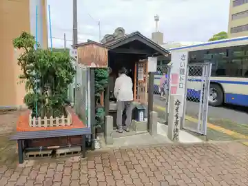 婦里香希地蔵の本殿・本堂