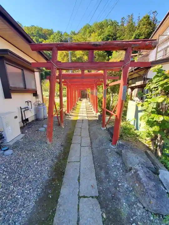 竹山随護稲荷神社の鳥居
