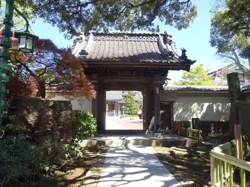 本覺寺の山門