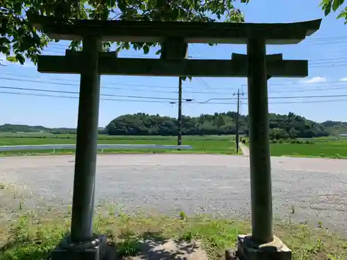 諏訪神社の鳥居