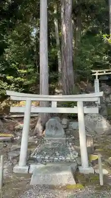 八幡神社の{uncategorized: "未分類", other: "その他", undefined: "問題あり", building: "その他建物", grave: "お墓", sacred_gate: "鳥居", guardian: "狛犬", statue: "像", buddha: "仏像", history: "歴史", nature: "自然", garden: "庭園", animal: "動物", pagoda: "塔", temizu: "手水舎", mountain_gate: "山門・神門", sanctuary: "本殿・本堂", subordinate: "末社・摂社", art: "芸術", scenery: "景色", jizo: "地蔵", ema: "絵馬", goshuin: "御朱印", omikuji: "おみくじ", items: "授与品その他", amulet: "お守り", goshuincho: "御朱印帳", eats: "食事", festival: "お祭り", votive_dance: "神楽", shichigosan: "七五三参", wedding: "結婚式", experience: "体験その他", initially: "初詣", around: "周辺", anti_infection: "感染症対策"}