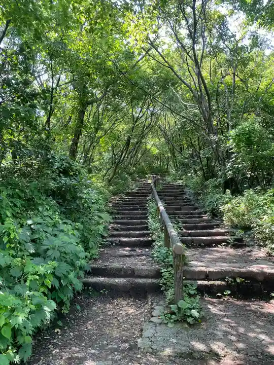 彌彦神社奥宮(御神廟)(新潟県)