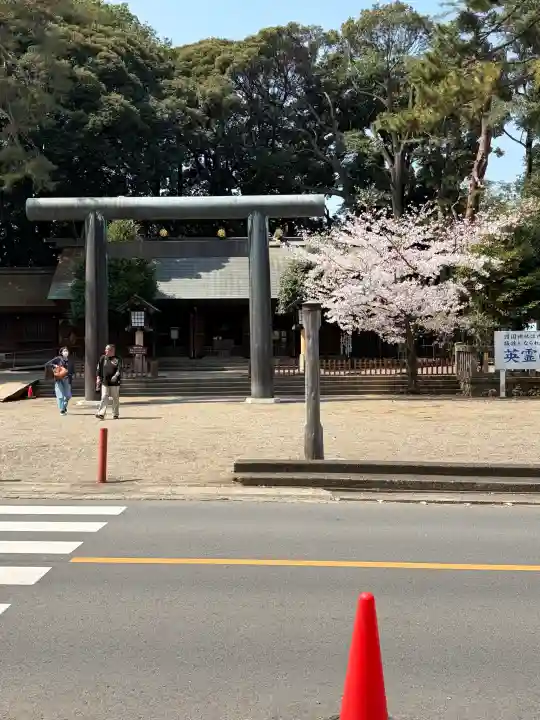 埼玉縣護國神社の{uncategorized: "未分類", other: "その他", undefined: "問題あり", building: "その他建物", grave: "お墓", sacred_gate: "鳥居", guardian: "狛犬", statue: "像", buddha: "仏像", history: "歴史", nature: "自然", garden: "庭園", animal: "動物", pagoda: "塔", temizu: "手水舎", mountain_gate: "山門・神門", sanctuary: "本殿・本堂", subordinate: "末社・摂社", art: "芸術", scenery: "景色", jizo: "地蔵", ema: "絵馬", goshuin: "御朱印", omikuji: "おみくじ", items: "授与品その他", amulet: "お守り", goshuincho: "御朱印帳", eats: "食事", festival: "お祭り", votive_dance: "神楽", shichigosan: "七五三参", wedding: "結婚式", experience: "体験その他", initially: "初詣", around: "周辺", anti_infection: "感染症対策"}
