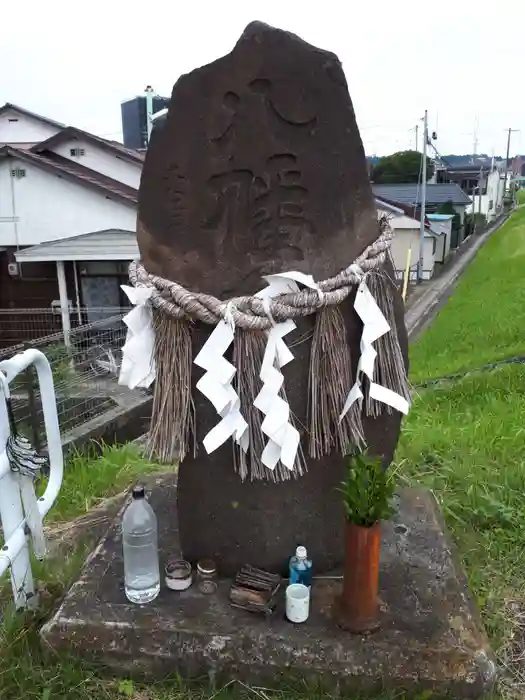 八幡宮碑の建物その他