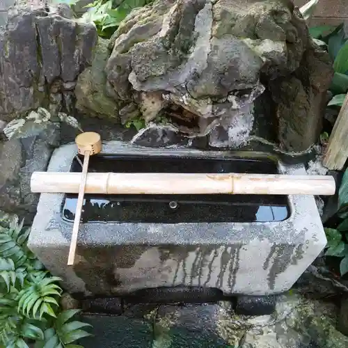 三光稲荷神社の手水舎