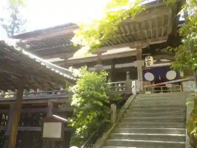 石山寺の本殿・本堂