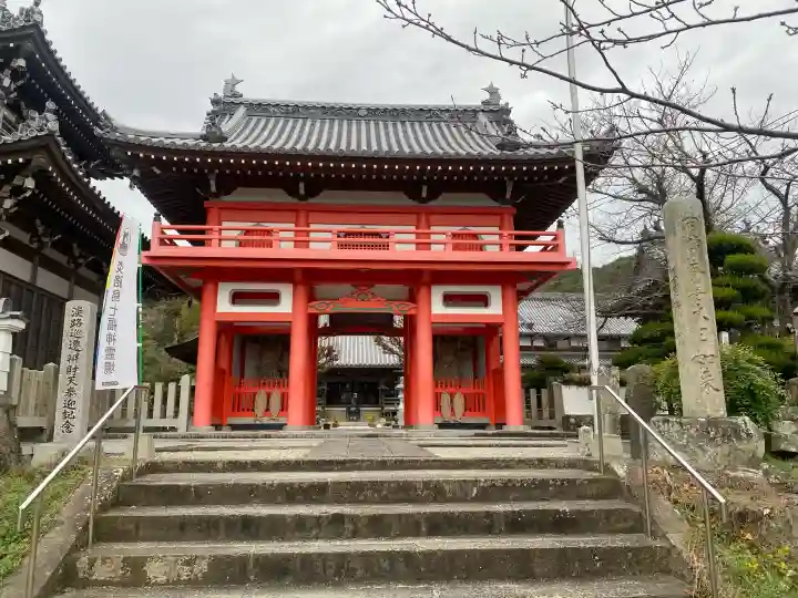 護国寺の{uncategorized: "未分類", other: "その他", undefined: "問題あり", building: "その他建物", grave: "お墓", sacred_gate: "鳥居", guardian: "狛犬", statue: "像", buddha: "仏像", history: "歴史", nature: "自然", garden: "庭園", animal: "動物", pagoda: "塔", temizu: "手水舎", mountain_gate: "山門・神門", sanctuary: "本殿・本堂", subordinate: "末社・摂社", art: "芸術", scenery: "景色", jizo: "地蔵", ema: "絵馬", goshuin: "御朱印", omikuji: "おみくじ", items: "授与品その他", amulet: "お守り", goshuincho: "御朱印帳", eats: "食事", festival: "お祭り", votive_dance: "神楽", shichigosan: "七五三参", wedding: "結婚式", experience: "体験その他", initially: "初詣", around: "周辺", anti_infection: "感染症対策"}