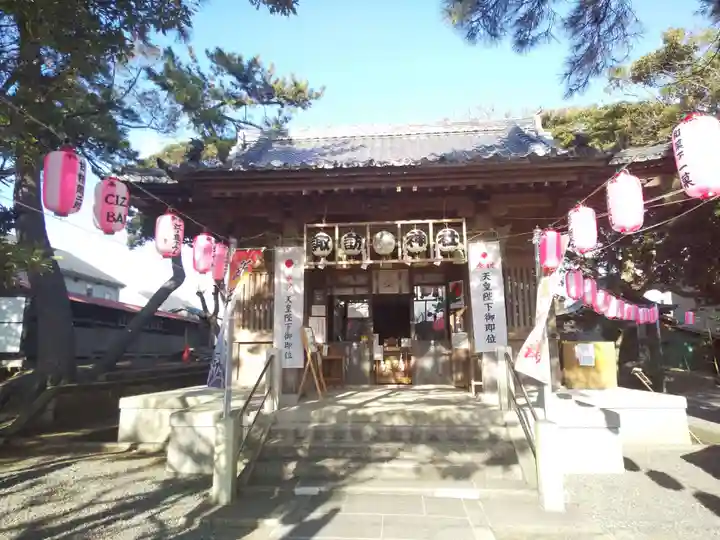 片瀬諏訪神社の本殿・本堂