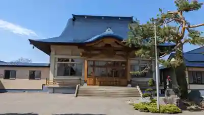 隆国寺の本殿・本堂