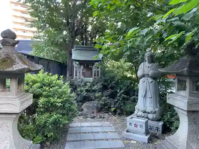 成子天神社の末社・摂社