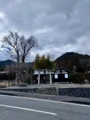 流護因神社の{uncategorized: "未分類", other: "その他", undefined: "問題あり", building: "その他建物", grave: "お墓", sacred_gate: "鳥居", guardian: "狛犬", statue: "像", buddha: "仏像", history: "歴史", nature: "自然", garden: "庭園", animal: "動物", pagoda: "塔", temizu: "手水舎", mountain_gate: "山門・神門", sanctuary: "本殿・本堂", subordinate: "末社・摂社", art: "芸術", scenery: "景色", jizo: "地蔵", ema: "絵馬", goshuin: "御朱印", omikuji: "おみくじ", items: "授与品その他", amulet: "お守り", goshuincho: "御朱印帳", eats: "食事", festival: "お祭り", votive_dance: "神楽", shichigosan: "七五三参", wedding: "結婚式", experience: "体験その他", initially: "初詣", around: "周辺", anti_infection: "感染症対策"}