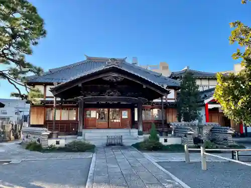 海徳寺の本殿・本堂