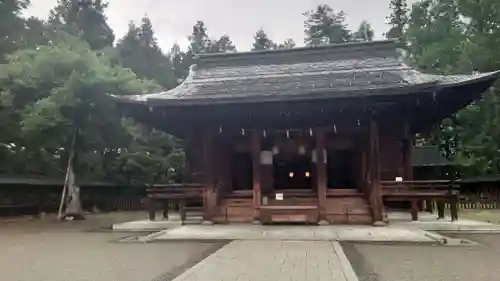 上杉神社の本殿・本堂