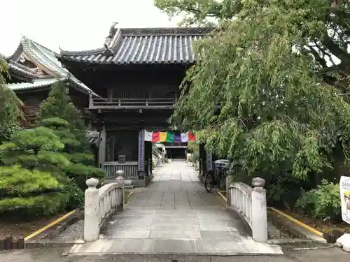 立江寺の山門