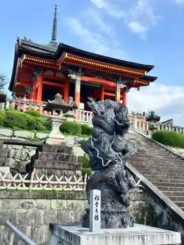 清水寺の{uncategorized: "未分類", other: "その他", undefined: "問題あり", building: "その他建物", grave: "お墓", sacred_gate: "鳥居", guardian: "狛犬", statue: "像", buddha: "仏像", history: "歴史", nature: "自然", garden: "庭園", animal: "動物", pagoda: "塔", temizu: "手水舎", mountain_gate: "山門・神門", sanctuary: "本殿・本堂", subordinate: "末社・摂社", art: "芸術", scenery: "景色", jizo: "地蔵", ema: "絵馬", goshuin: "御朱印", omikuji: "おみくじ", items: "授与品その他", amulet: "お守り", goshuincho: "御朱印帳", eats: "食事", festival: "お祭り", votive_dance: "神楽", shichigosan: "七五三参", wedding: "結婚式", experience: "体験その他", initially: "初詣", around: "周辺", anti_infection: "感染症対策"}