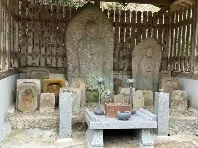 神童寺の{uncategorized: "未分類", other: "その他", undefined: "問題あり", building: "その他建物", grave: "お墓", sacred_gate: "鳥居", guardian: "狛犬", statue: "像", buddha: "仏像", history: "歴史", nature: "自然", garden: "庭園", animal: "動物", pagoda: "塔", temizu: "手水舎", mountain_gate: "山門・神門", sanctuary: "本殿・本堂", subordinate: "末社・摂社", art: "芸術", scenery: "景色", jizo: "地蔵", ema: "絵馬", goshuin: "御朱印", omikuji: "おみくじ", items: "授与品その他", amulet: "お守り", goshuincho: "御朱印帳", eats: "食事", festival: "お祭り", votive_dance: "神楽", shichigosan: "七五三参", wedding: "結婚式", experience: "体験その他", initially: "初詣", around: "周辺", anti_infection: "感染症対策"}