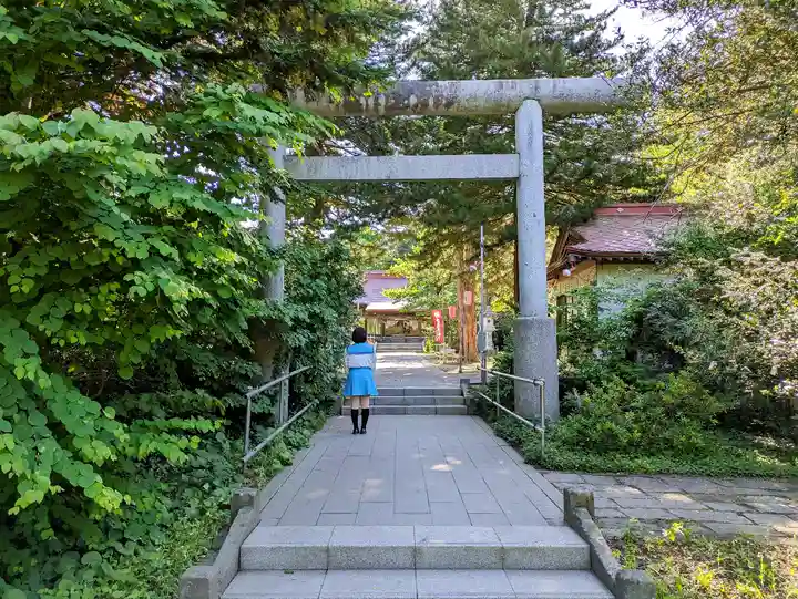 長者山新羅神社の鳥居