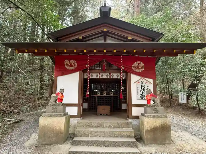宝登山神社の{uncategorized: "未分類", other: "その他", undefined: "問題あり", building: "その他建物", grave: "お墓", sacred_gate: "鳥居", guardian: "狛犬", statue: "像", buddha: "仏像", history: "歴史", nature: "自然", garden: "庭園", animal: "動物", pagoda: "塔", temizu: "手水舎", mountain_gate: "山門・神門", sanctuary: "本殿・本堂", subordinate: "末社・摂社", art: "芸術", scenery: "景色", jizo: "地蔵", ema: "絵馬", goshuin: "御朱印", omikuji: "おみくじ", items: "授与品その他", amulet: "お守り", goshuincho: "御朱印帳", eats: "食事", festival: "お祭り", votive_dance: "神楽", shichigosan: "七五三参", wedding: "結婚式", experience: "体験その他", initially: "初詣", around: "周辺", anti_infection: "感染症対策"}
