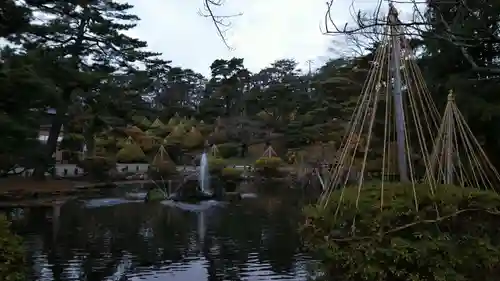 彌高神社の庭園