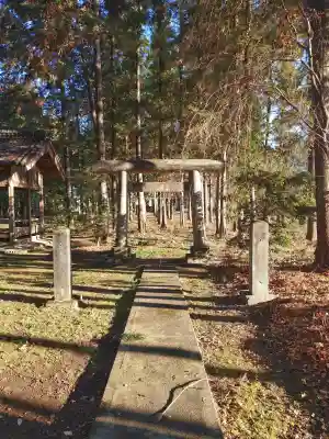 鎌形八幡神社の{uncategorized: "未分類", other: "その他", undefined: "問題あり", building: "その他建物", grave: "お墓", sacred_gate: "鳥居", guardian: "狛犬", statue: "像", buddha: "仏像", history: "歴史", nature: "自然", garden: "庭園", animal: "動物", pagoda: "塔", temizu: "手水舎", mountain_gate: "山門・神門", sanctuary: "本殿・本堂", subordinate: "末社・摂社", art: "芸術", scenery: "景色", jizo: "地蔵", ema: "絵馬", goshuin: "御朱印", omikuji: "おみくじ", items: "授与品その他", amulet: "お守り", goshuincho: "御朱印帳", eats: "食事", festival: "お祭り", votive_dance: "神楽", shichigosan: "七五三参", wedding: "結婚式", experience: "体験その他", initially: "初詣", around: "周辺", anti_infection: "感染症対策"}