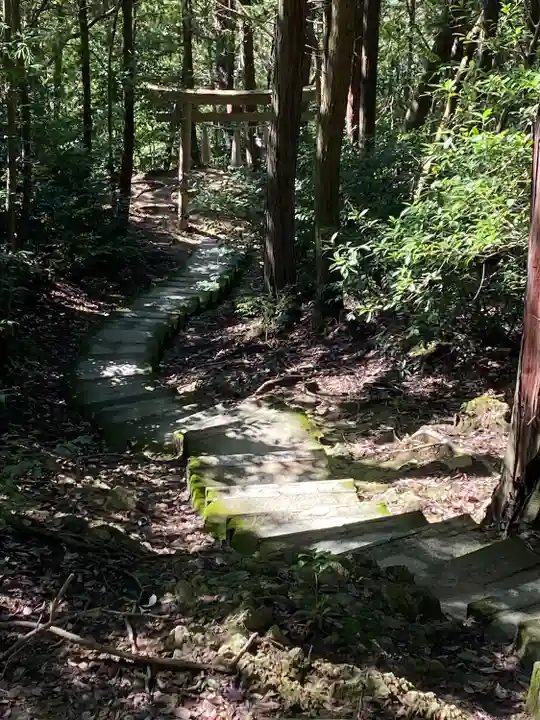 石上布都魂神社(岡山県)