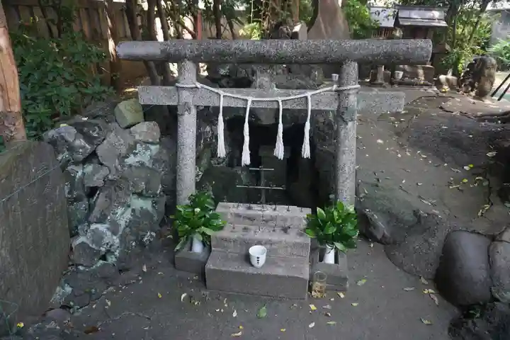 厳島神社(港町弁財天)の鳥居