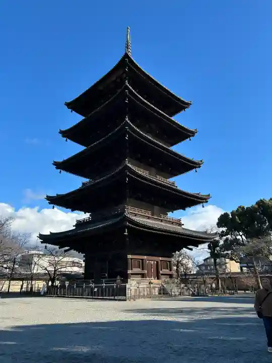 東寺(教王護国寺)の{uncategorized: "未分類", other: "その他", undefined: "問題あり", building: "その他建物", grave: "お墓", sacred_gate: "鳥居", guardian: "狛犬", statue: "像", buddha: "仏像", history: "歴史", nature: "自然", garden: "庭園", animal: "動物", pagoda: "塔", temizu: "手水舎", mountain_gate: "山門・神門", sanctuary: "本殿・本堂", subordinate: "末社・摂社", art: "芸術", scenery: "景色", jizo: "地蔵", ema: "絵馬", goshuin: "御朱印", omikuji: "おみくじ", items: "授与品その他", amulet: "お守り", goshuincho: "御朱印帳", eats: "食事", festival: "お祭り", votive_dance: "神楽", shichigosan: "七五三参", wedding: "結婚式", experience: "体験その他", initially: "初詣", around: "周辺", anti_infection: "感染症対策"}