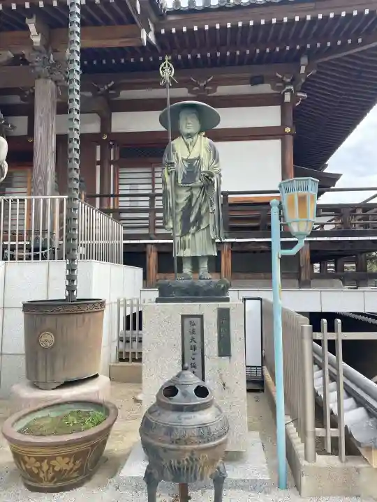 多聞寺の{uncategorized: "未分類", other: "その他", undefined: "問題あり", building: "その他建物", grave: "お墓", sacred_gate: "鳥居", guardian: "狛犬", statue: "像", buddha: "仏像", history: "歴史", nature: "自然", garden: "庭園", animal: "動物", pagoda: "塔", temizu: "手水舎", mountain_gate: "山門・神門", sanctuary: "本殿・本堂", subordinate: "末社・摂社", art: "芸術", scenery: "景色", jizo: "地蔵", ema: "絵馬", goshuin: "御朱印", omikuji: "おみくじ", items: "授与品その他", amulet: "お守り", goshuincho: "御朱印帳", eats: "食事", festival: "お祭り", votive_dance: "神楽", shichigosan: "七五三参", wedding: "結婚式", experience: "体験その他", initially: "初詣", around: "周辺", anti_infection: "感染症対策"}