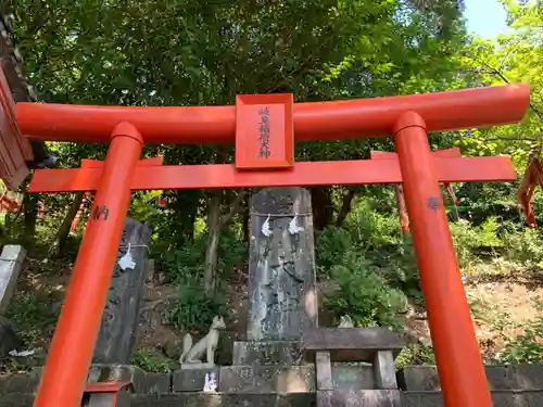 岐阜稲荷山本社の鳥居