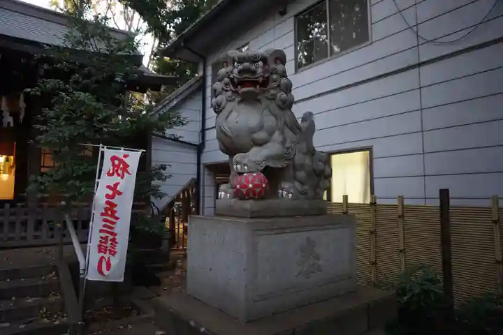 神明氷川神社の狛犬