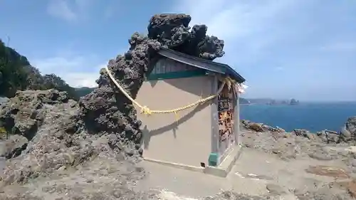 石室神社の末社・摂社