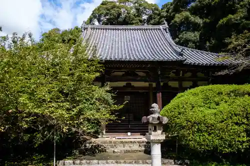 長岳寺の本殿・本堂