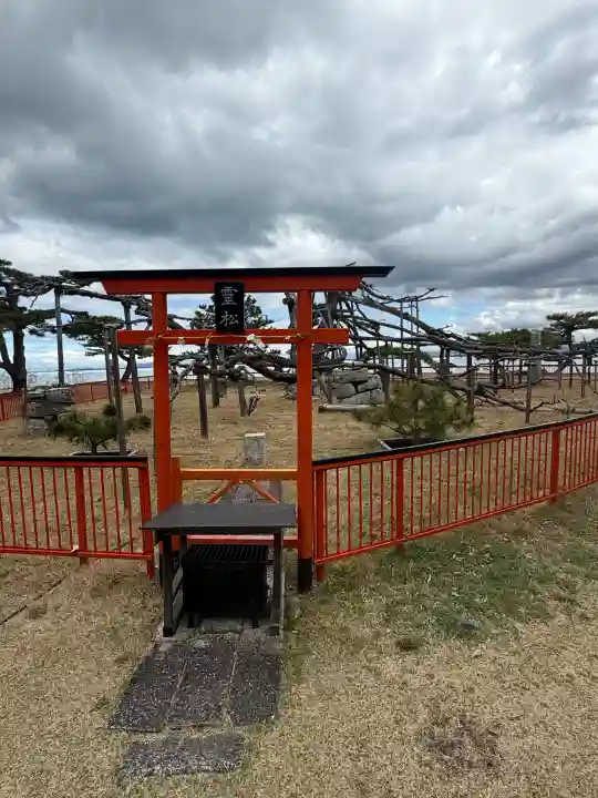 唐崎神社の{uncategorized: "未分類", other: "その他", undefined: "問題あり", building: "その他建物", grave: "お墓", sacred_gate: "鳥居", guardian: "狛犬", statue: "像", buddha: "仏像", history: "歴史", nature: "自然", garden: "庭園", animal: "動物", pagoda: "塔", temizu: "手水舎", mountain_gate: "山門・神門", sanctuary: "本殿・本堂", subordinate: "末社・摂社", art: "芸術", scenery: "景色", jizo: "地蔵", ema: "絵馬", goshuin: "御朱印", omikuji: "おみくじ", items: "授与品その他", amulet: "お守り", goshuincho: "御朱印帳", eats: "食事", festival: "お祭り", votive_dance: "神楽", shichigosan: "七五三参", wedding: "結婚式", experience: "体験その他", initially: "初詣", around: "周辺", anti_infection: "感染症対策"}