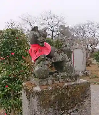尾曳稲荷神社の狛犬