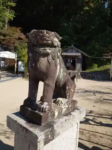 尾長天満宮の狛犬