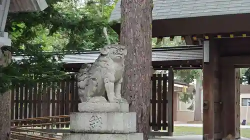 帯廣神社の狛犬