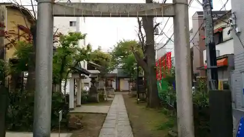 皆中稲荷神社の鳥居