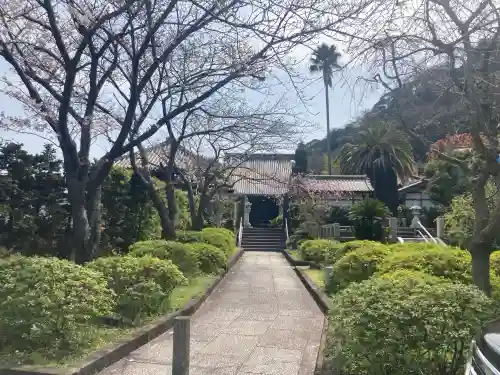 伝福寺の{uncategorized: "未分類", other: "その他", undefined: "問題あり", building: "その他建物", grave: "お墓", sacred_gate: "鳥居", guardian: "狛犬", statue: "像", buddha: "仏像", history: "歴史", nature: "自然", garden: "庭園", animal: "動物", pagoda: "塔", temizu: "手水舎", mountain_gate: "山門・神門", sanctuary: "本殿・本堂", subordinate: "末社・摂社", art: "芸術", scenery: "景色", jizo: "地蔵", ema: "絵馬", goshuin: "御朱印", omikuji: "おみくじ", items: "授与品その他", amulet: "お守り", goshuincho: "御朱印帳", eats: "食事", festival: "お祭り", votive_dance: "神楽", shichigosan: "七五三参", wedding: "結婚式", experience: "体験その他", initially: "初詣", around: "周辺", anti_infection: "感染症対策"}