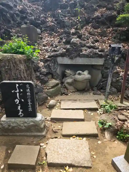 品川神社の{uncategorized: "未分類", other: "その他", undefined: "問題あり", building: "その他建物", grave: "お墓", sacred_gate: "鳥居", guardian: "狛犬", statue: "像", buddha: "仏像", history: "歴史", nature: "自然", garden: "庭園", animal: "動物", pagoda: "塔", temizu: "手水舎", mountain_gate: "山門・神門", sanctuary: "本殿・本堂", subordinate: "末社・摂社", art: "芸術", scenery: "景色", jizo: "地蔵", ema: "絵馬", goshuin: "御朱印", omikuji: "おみくじ", items: "授与品その他", amulet: "お守り", goshuincho: "御朱印帳", eats: "食事", festival: "お祭り", votive_dance: "神楽", shichigosan: "七五三参", wedding: "結婚式", experience: "体験その他", initially: "初詣", around: "周辺", anti_infection: "感染症対策"}