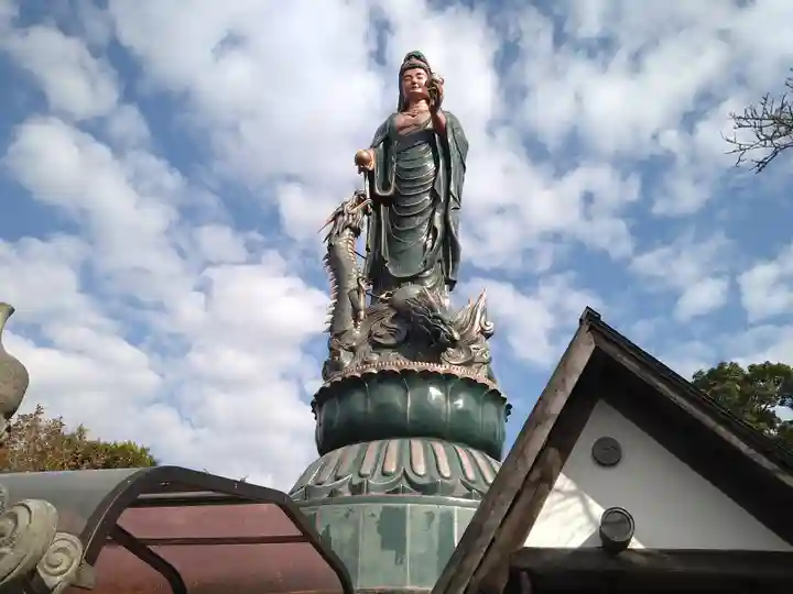 香山昇竜大観音(福岡県)