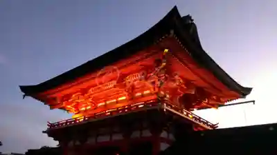 伏見稲荷大社の山門・神門