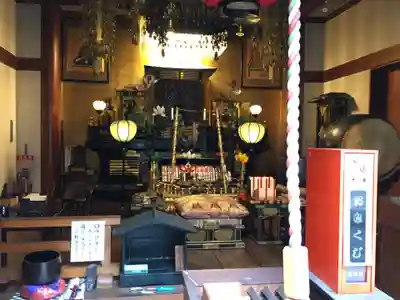 鏡照院の本殿・本堂