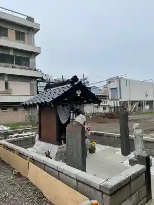豊田地蔵尊の{uncategorized: "未分類", other: "その他", undefined: "問題あり", building: "その他建物", grave: "お墓", sacred_gate: "鳥居", guardian: "狛犬", statue: "像", buddha: "仏像", history: "歴史", nature: "自然", garden: "庭園", animal: "動物", pagoda: "塔", temizu: "手水舎", mountain_gate: "山門・神門", sanctuary: "本殿・本堂", subordinate: "末社・摂社", art: "芸術", scenery: "景色", jizo: "地蔵", ema: "絵馬", goshuin: "御朱印", omikuji: "おみくじ", items: "授与品その他", amulet: "お守り", goshuincho: "御朱印帳", eats: "食事", festival: "お祭り", votive_dance: "神楽", shichigosan: "七五三参", wedding: "結婚式", experience: "体験その他", initially: "初詣", around: "周辺", anti_infection: "感染症対策"}