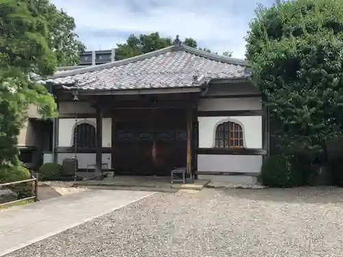 霊巌寺の本殿・本堂