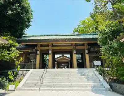 東郷神社の山門・神門
