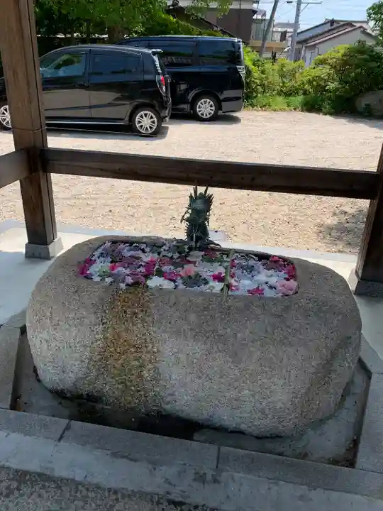 神館神社の手水舎