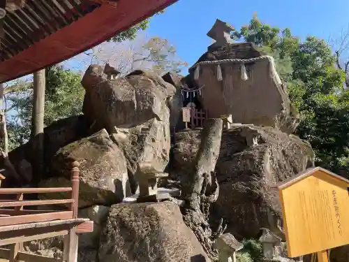 産泰神社の{uncategorized: "未分類", other: "その他", undefined: "問題あり", building: "その他建物", grave: "お墓", sacred_gate: "鳥居", guardian: "狛犬", statue: "像", buddha: "仏像", history: "歴史", nature: "自然", garden: "庭園", animal: "動物", pagoda: "塔", temizu: "手水舎", mountain_gate: "山門・神門", sanctuary: "本殿・本堂", subordinate: "末社・摂社", art: "芸術", scenery: "景色", jizo: "地蔵", ema: "絵馬", goshuin: "御朱印", omikuji: "おみくじ", items: "授与品その他", amulet: "お守り", goshuincho: "御朱印帳", eats: "食事", festival: "お祭り", votive_dance: "神楽", shichigosan: "七五三参", wedding: "結婚式", experience: "体験その他", initially: "初詣", around: "周辺", anti_infection: "感染症対策"}