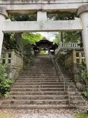 服部神社の{uncategorized: "未分類", other: "その他", undefined: "問題あり", building: "その他建物", grave: "お墓", sacred_gate: "鳥居", guardian: "狛犬", statue: "像", buddha: "仏像", history: "歴史", nature: "自然", garden: "庭園", animal: "動物", pagoda: "塔", temizu: "手水舎", mountain_gate: "山門・神門", sanctuary: "本殿・本堂", subordinate: "末社・摂社", art: "芸術", scenery: "景色", jizo: "地蔵", ema: "絵馬", goshuin: "御朱印", omikuji: "おみくじ", items: "授与品その他", amulet: "お守り", goshuincho: "御朱印帳", eats: "食事", festival: "お祭り", votive_dance: "神楽", shichigosan: "七五三参", wedding: "結婚式", experience: "体験その他", initially: "初詣", around: "周辺", anti_infection: "感染症対策"}
