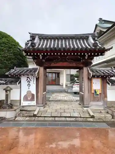 蓮長寺の山門・神門